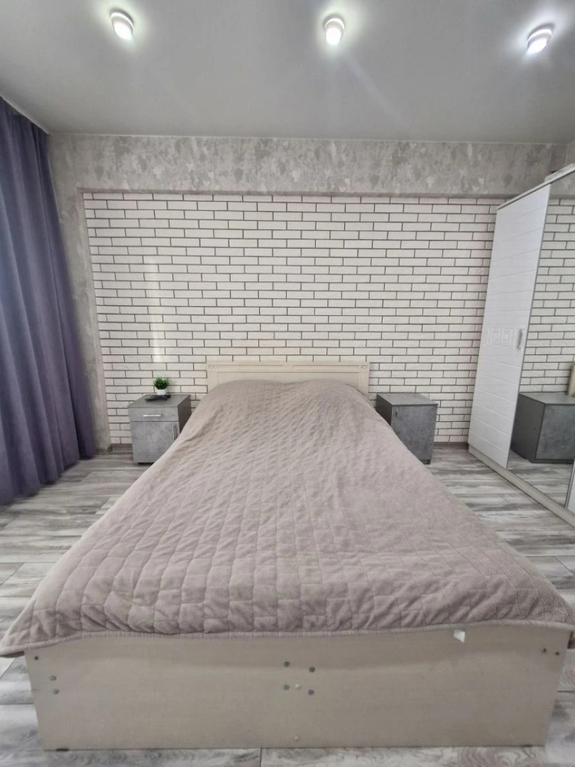 Квартира Братская 7/12