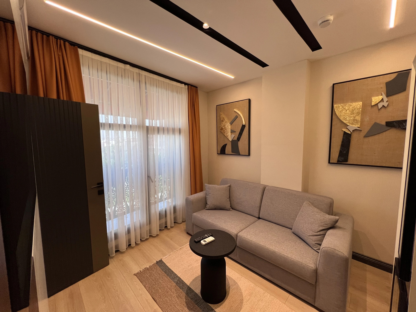 Hotel Elysian Airport