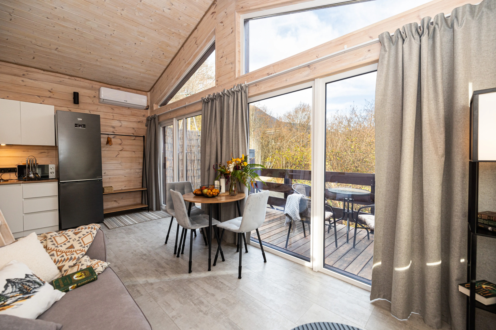 Частный дом Домик в лесу