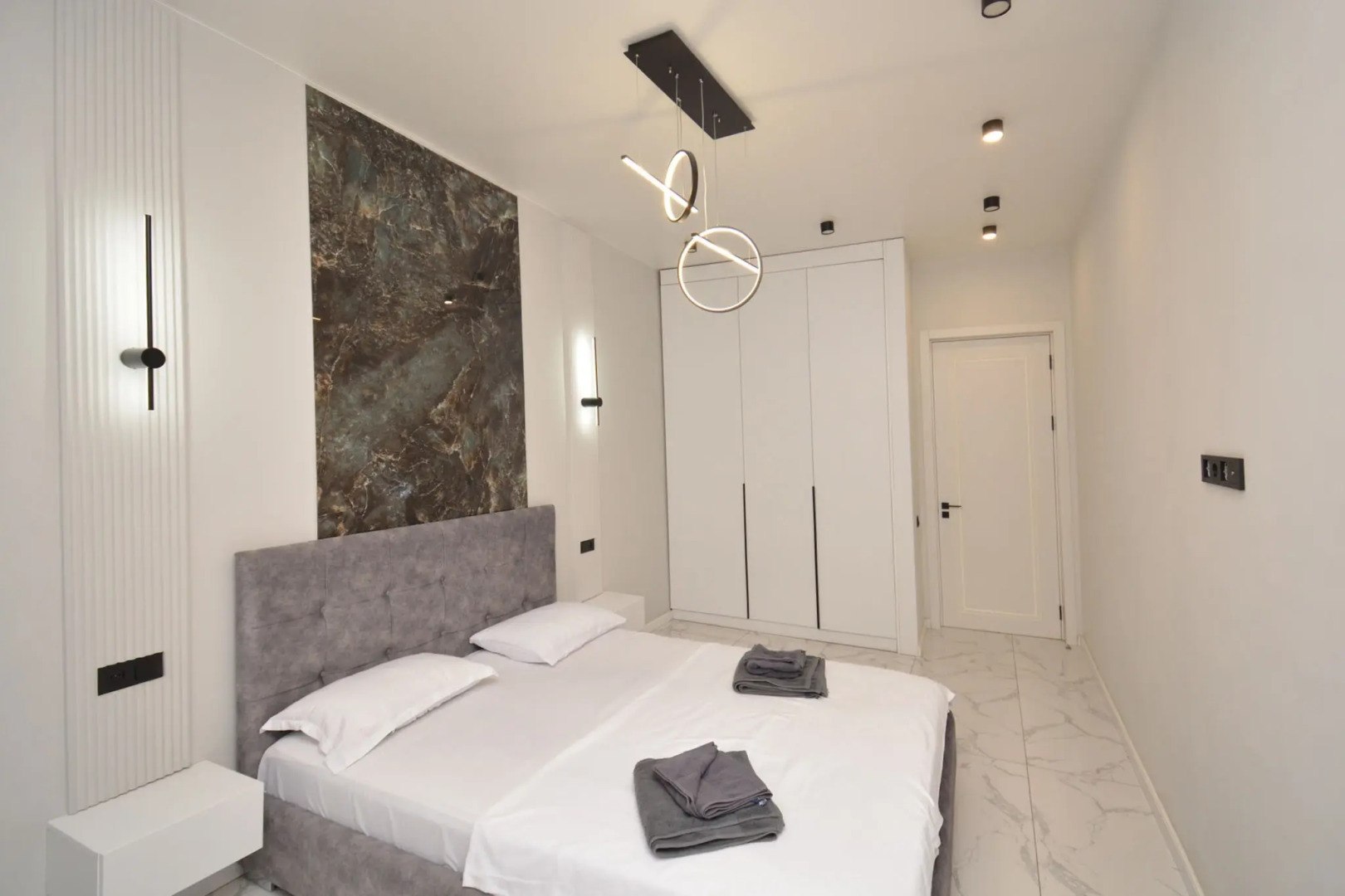 Квартира A&M White New Building