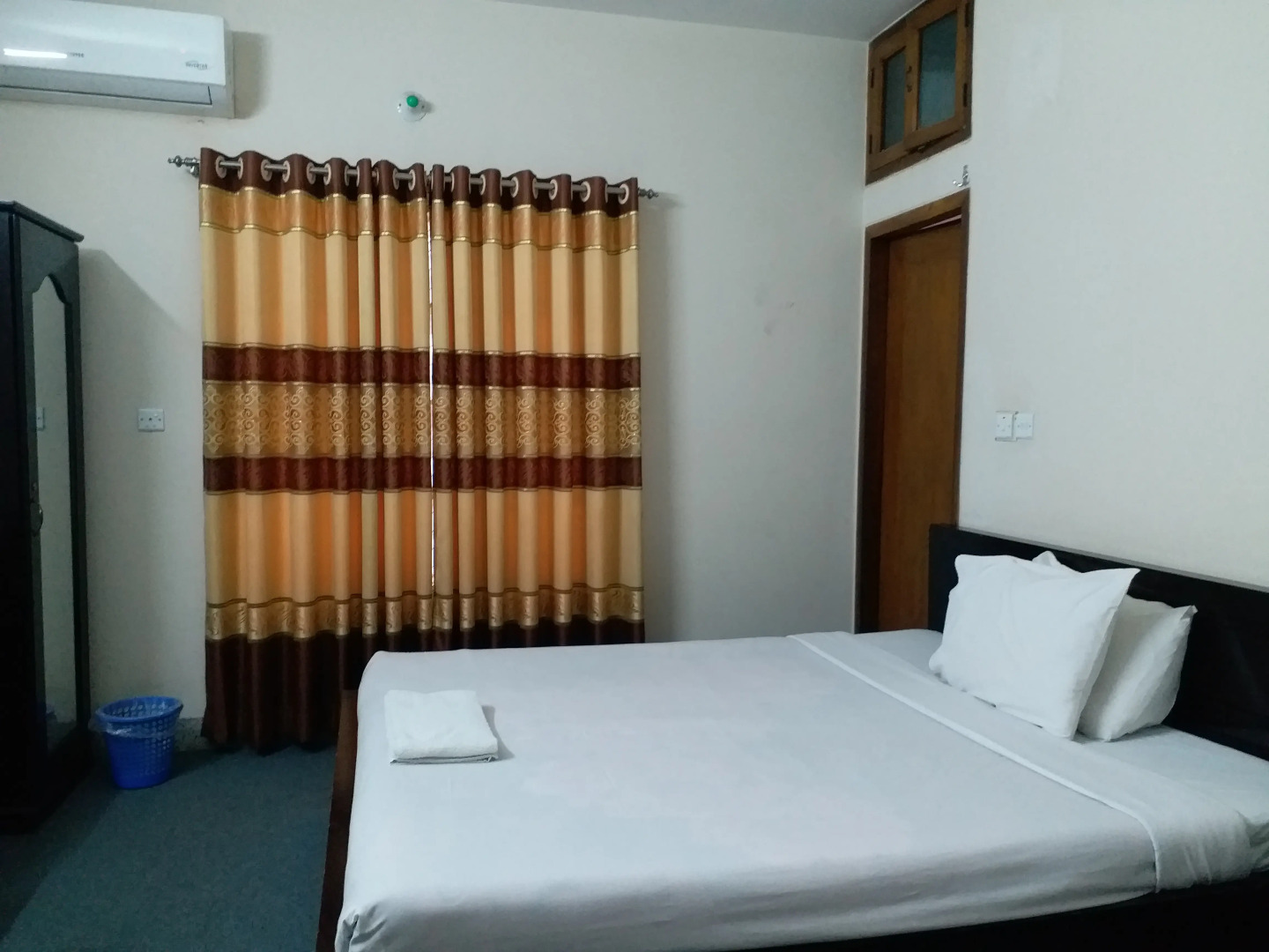 Green House Hotel & Tours