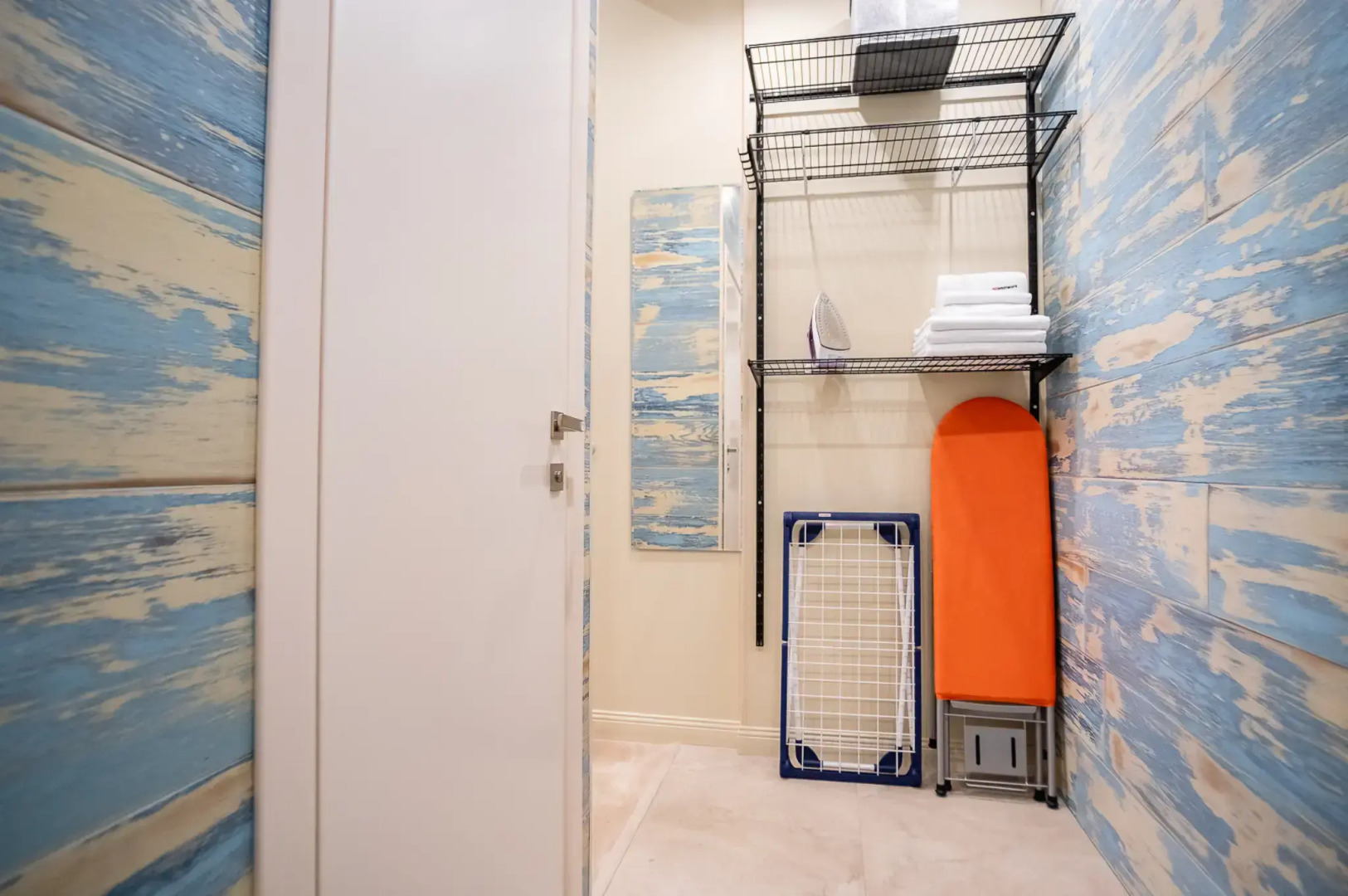 Апартаменты Red Apartments Арт Лайт Сити Миккельсен