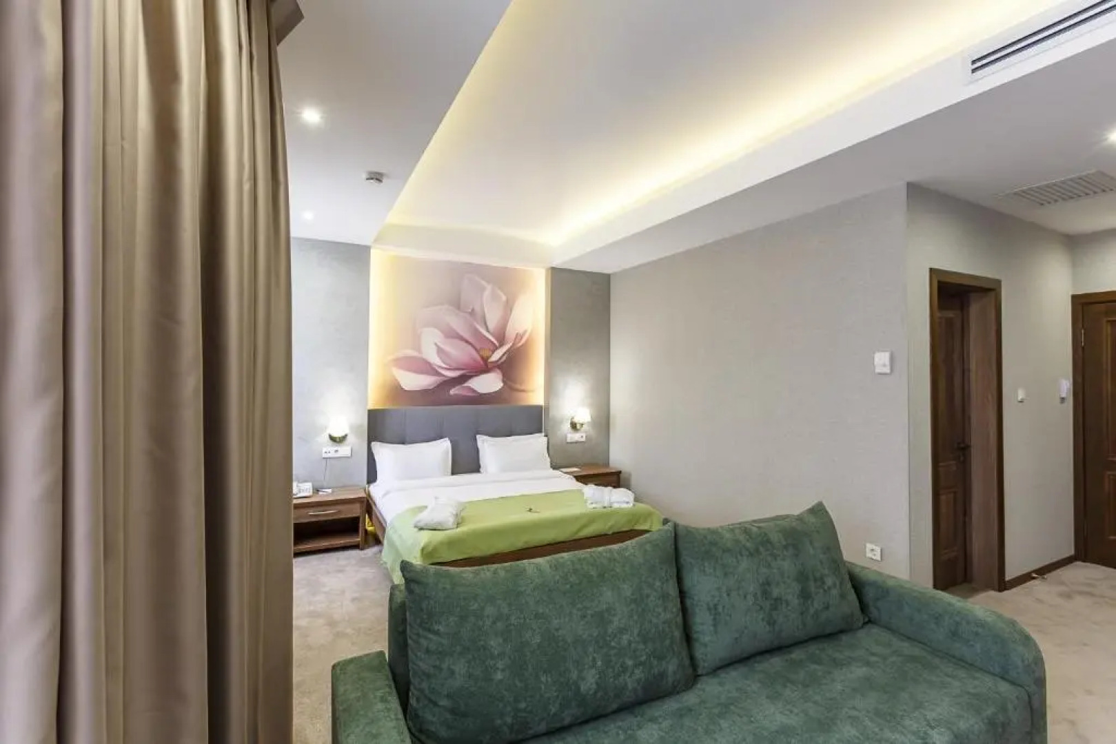 Отель Renion Hills Almaty