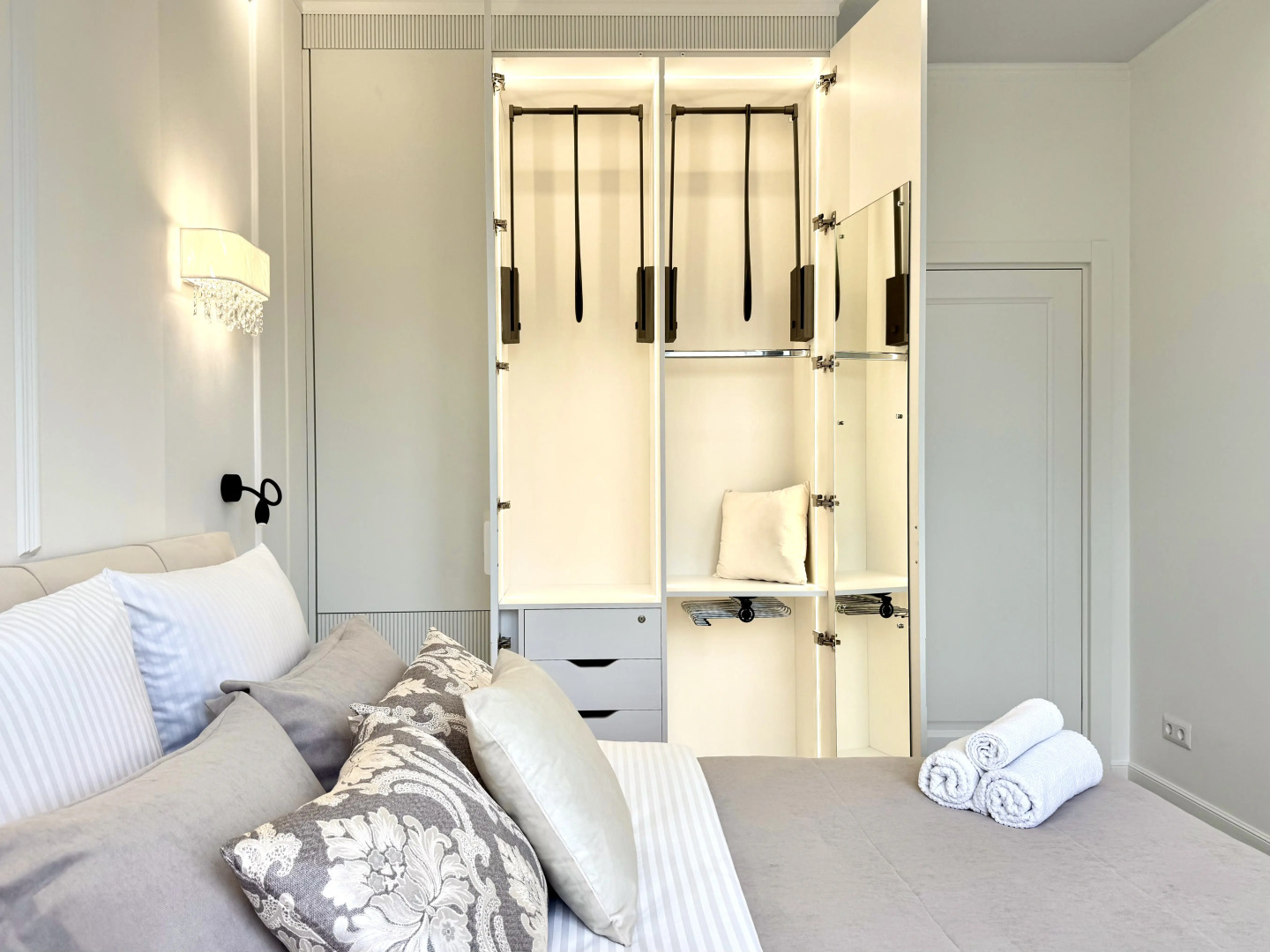 Квартира Роскошная с Дизайнерским Люкс Решением и Видом на Реку и Москва-Сити