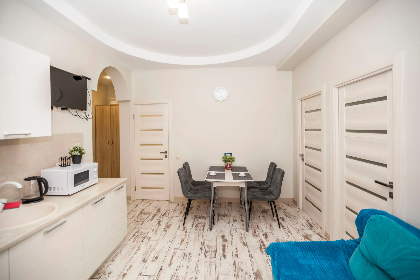 Апартаменты У Моря С Бассейном в ЖК Солнечный апр12