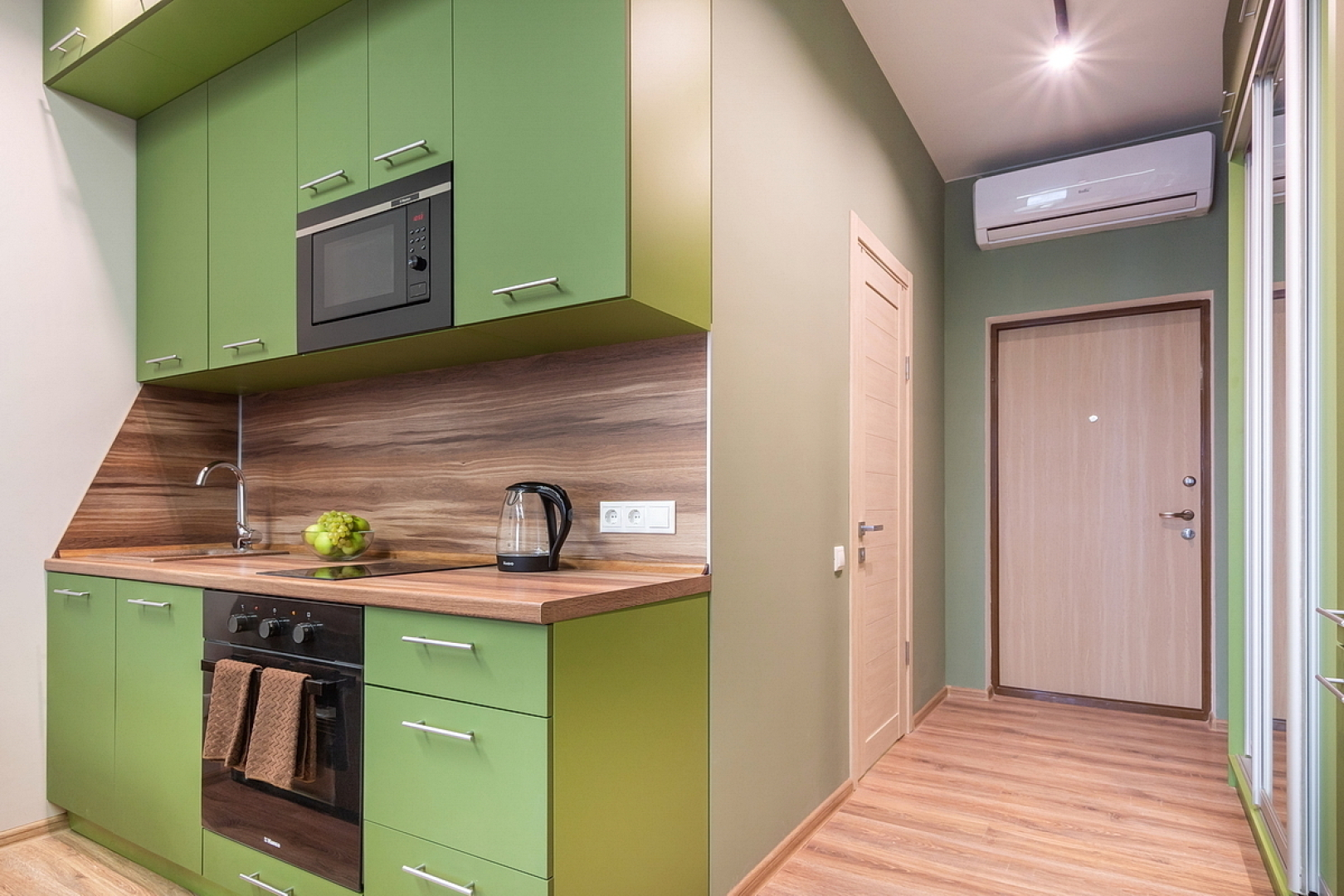 Апартаменты SKY INN Color Green