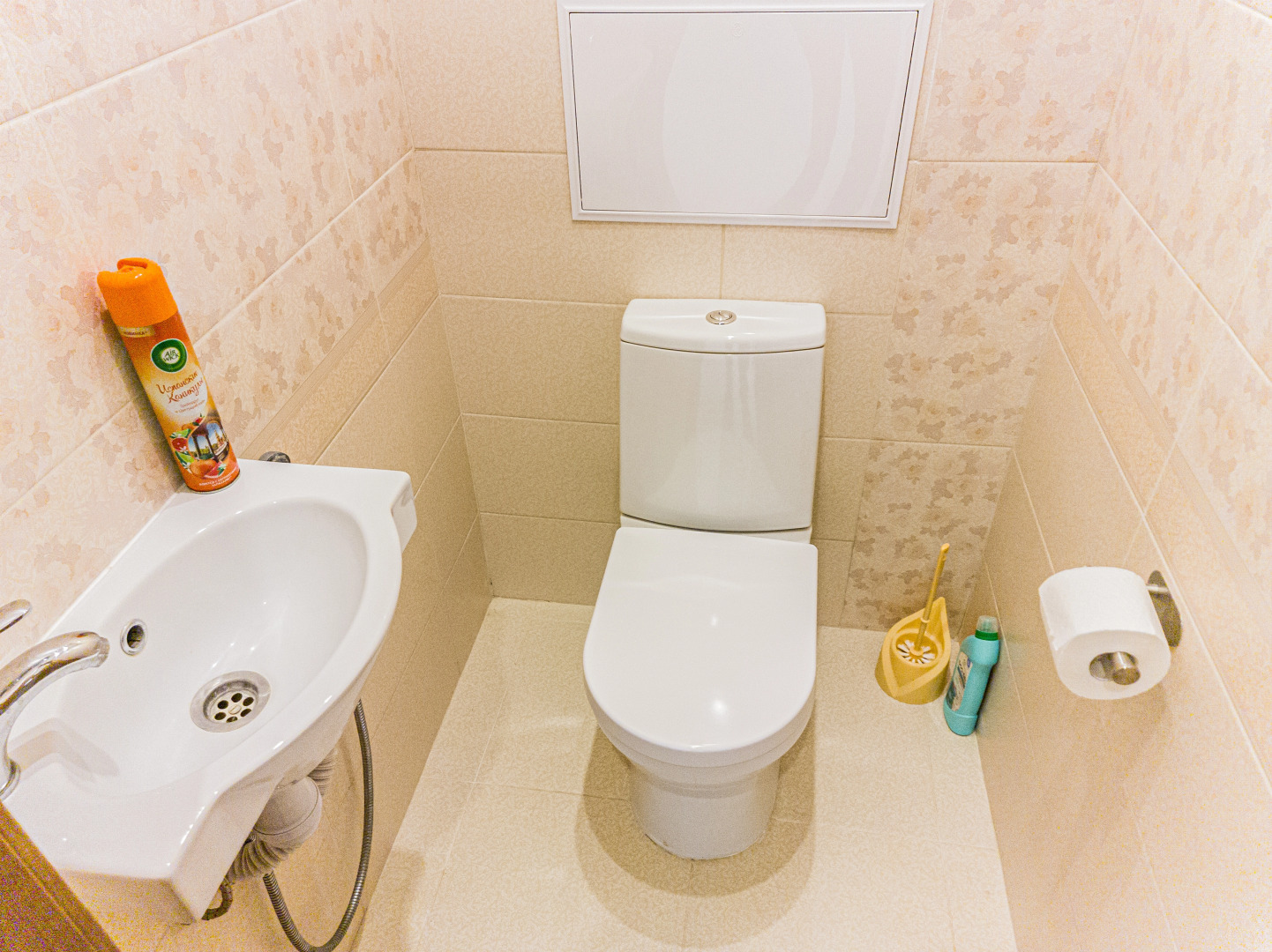 Апартаменты двухкомнатные в светлых тонах вблизи центра города