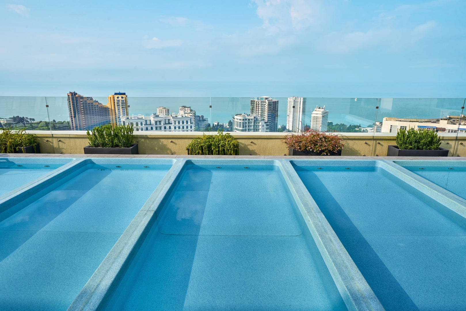 Апартаменты Метрополь Lamare Трехкомнатные с Балконом и Бассейном на Крыше