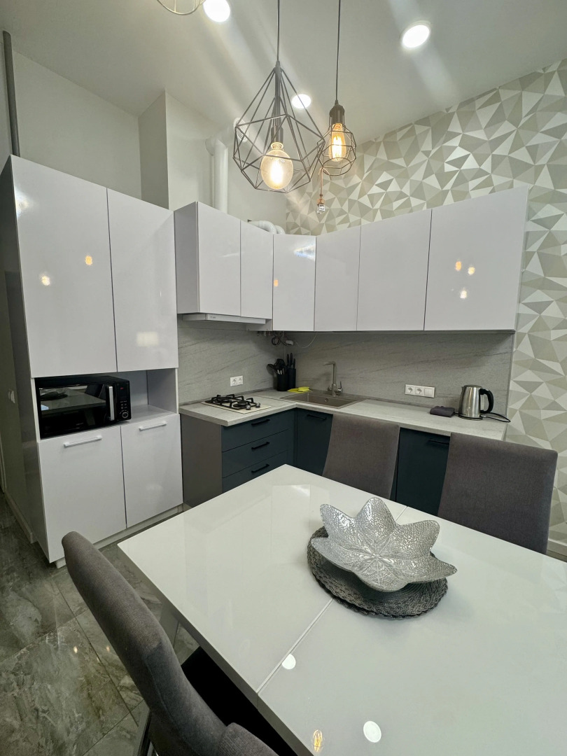 Квартира Просторная студия с террасой напротив отеля Мариотт