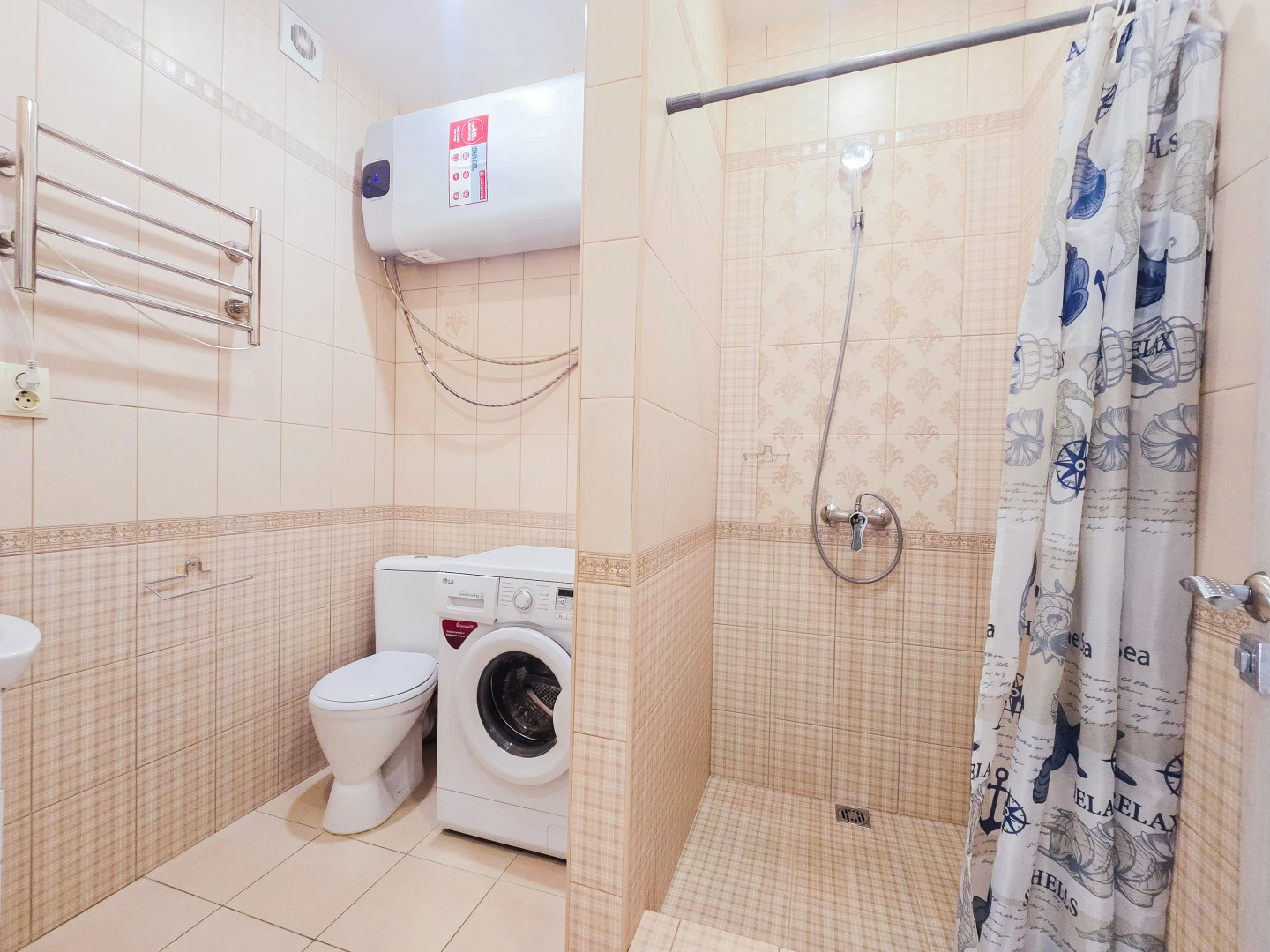 Квартира Студия на тихой улице с красивым фонтаном во дворе