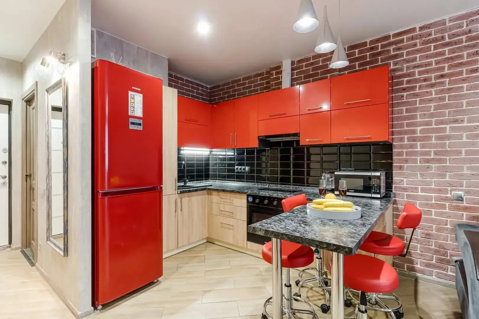 Апартаменты Red студия рядом с ТРЦ Горизонт