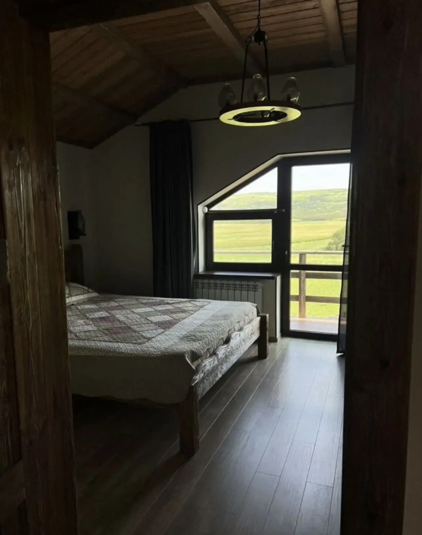 Частный дом Усадьба Сергея Пускепалиса у подножия горы Верблюд с полётами на рассвете