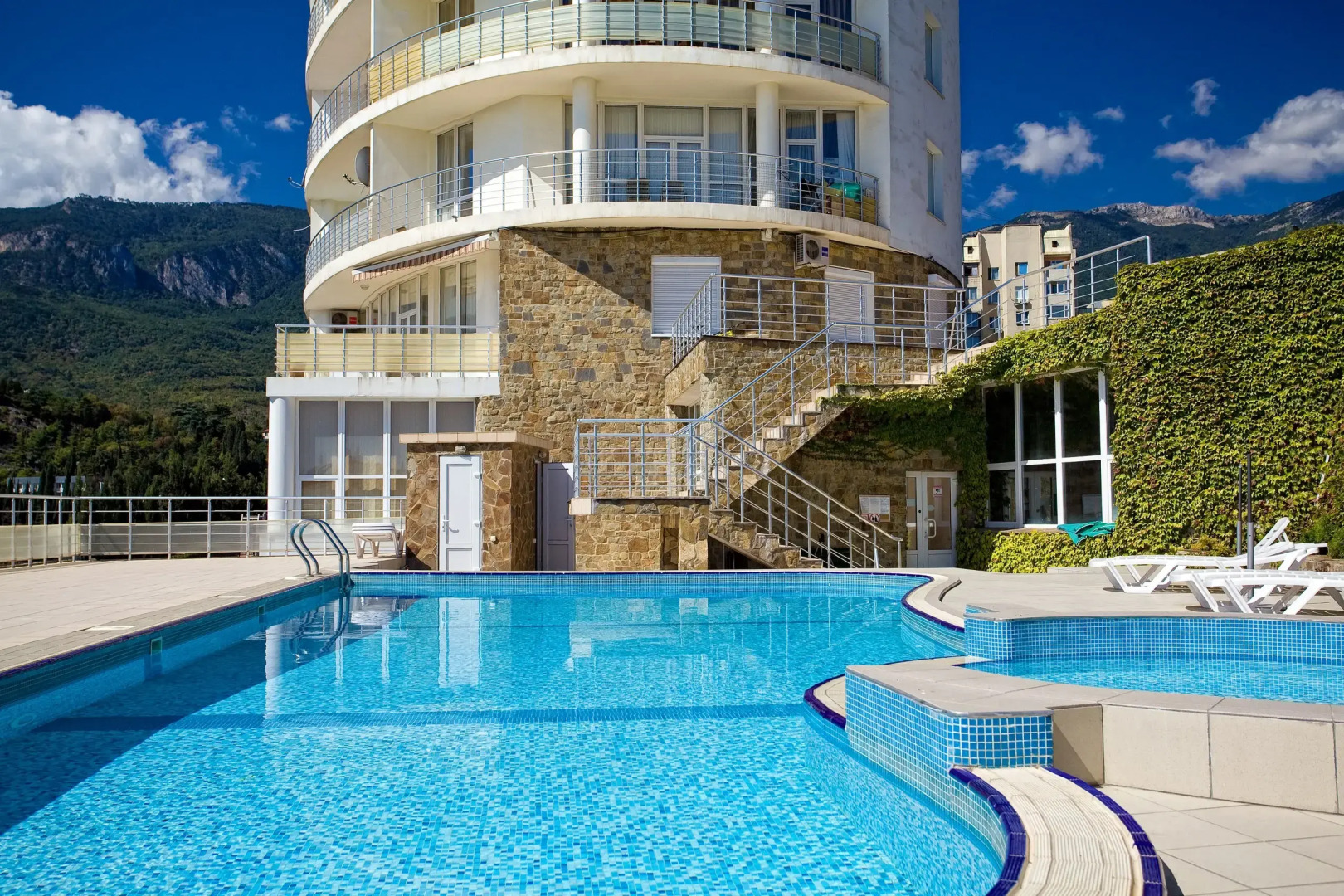 Гостевой Дом Белый Дом в Гурзуфе на Строителей