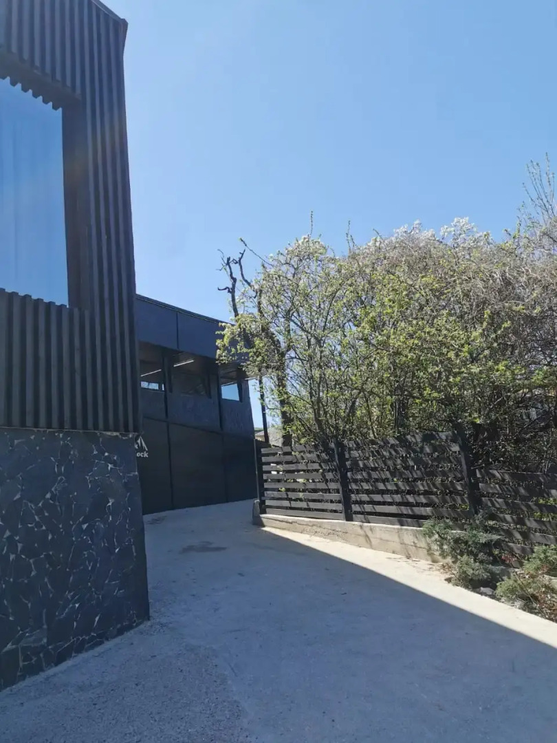 Отель Черная скала