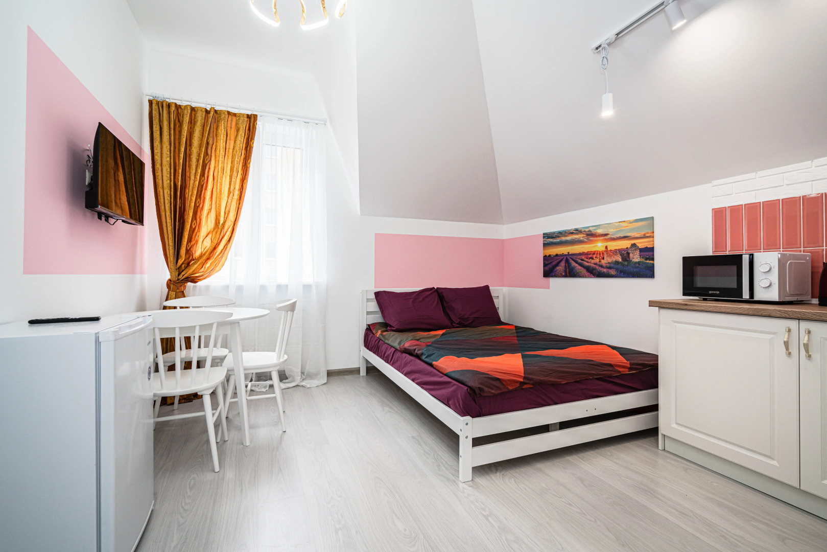 Квартира БалтАтлантик номер в стиле Барби