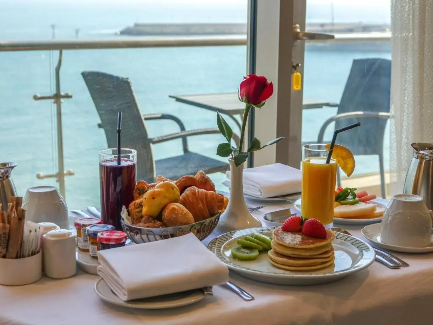 Отель Alkoutbeachhotel