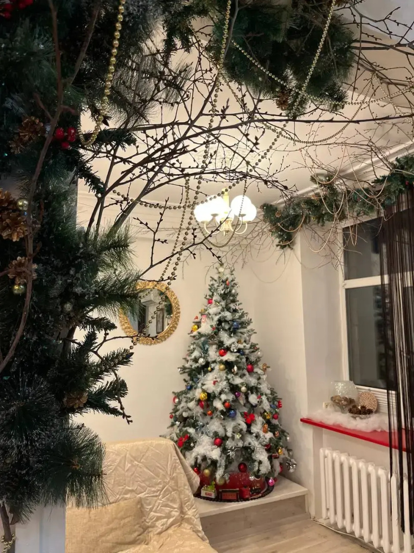 Квартира Студия с авторским декором Сказочный лес в красивом доме