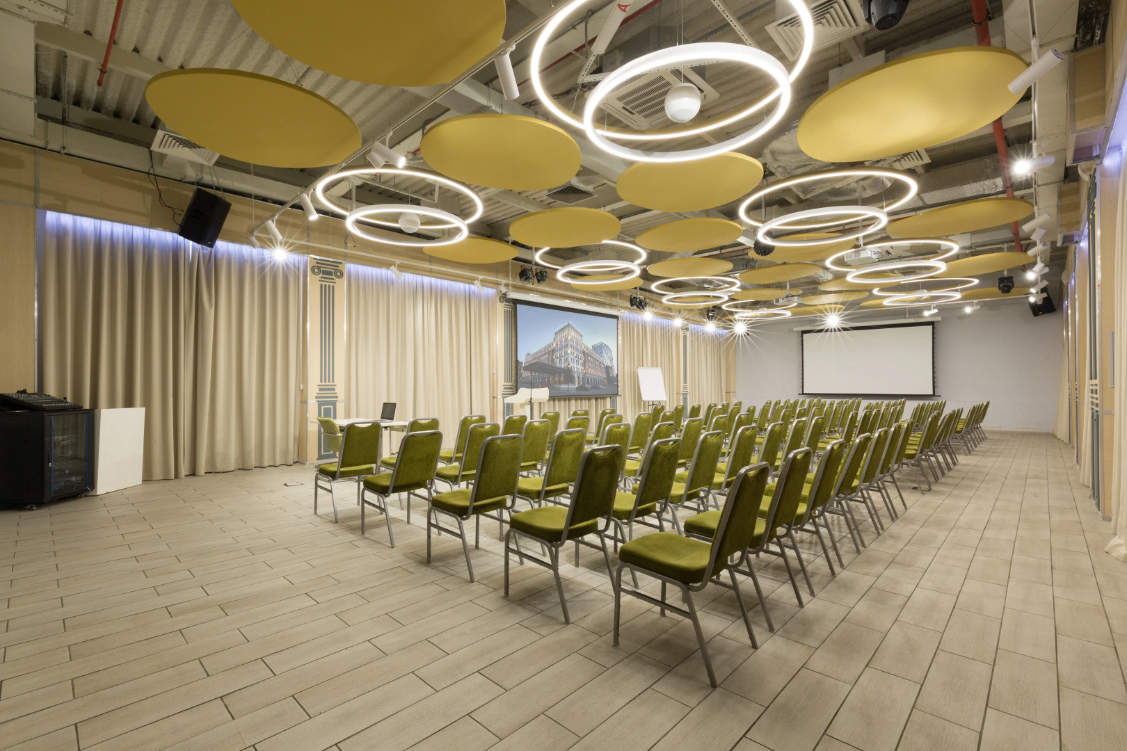 Отель Нестеров Плаза