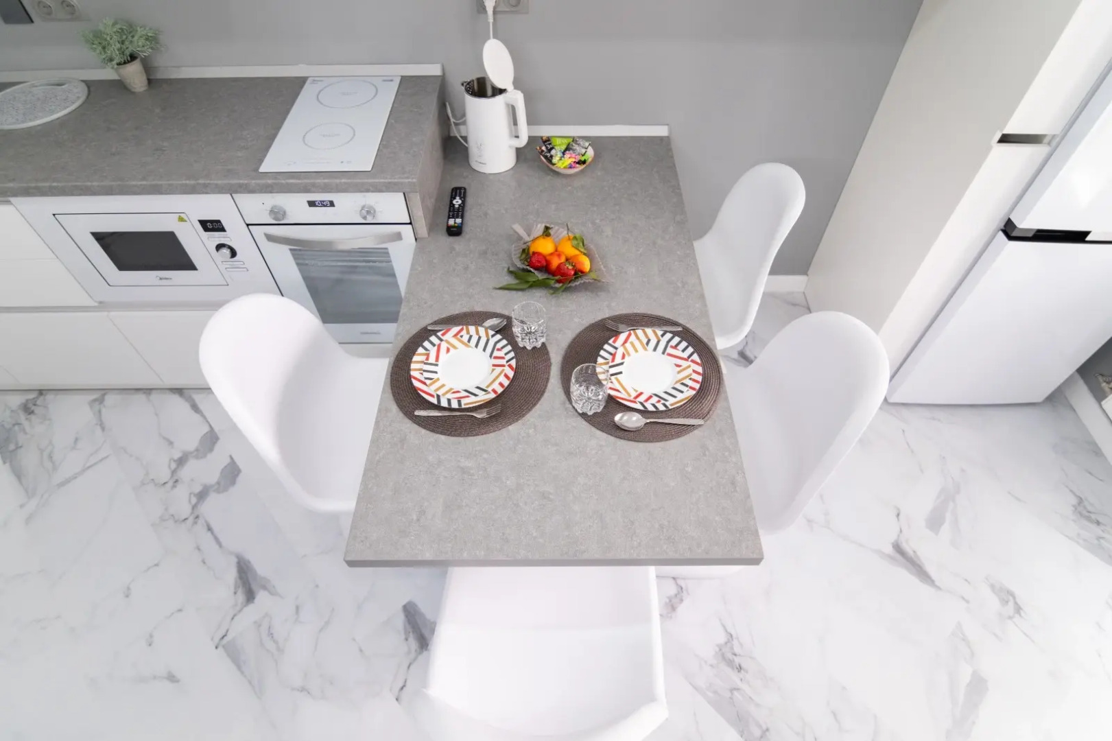 Апартаменты Hedonism Aparts со Стильным Ремонтом в Тихом Районе