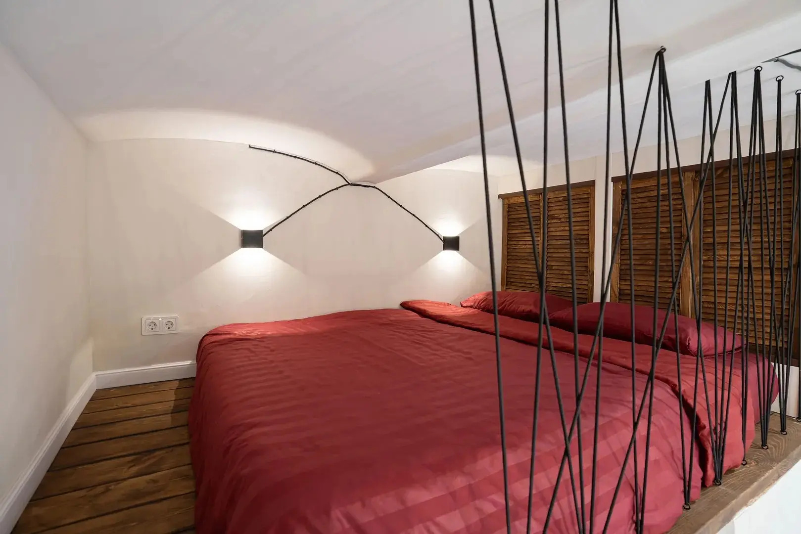 Квартира мини-студия со вторым ярусом у парка с озерами