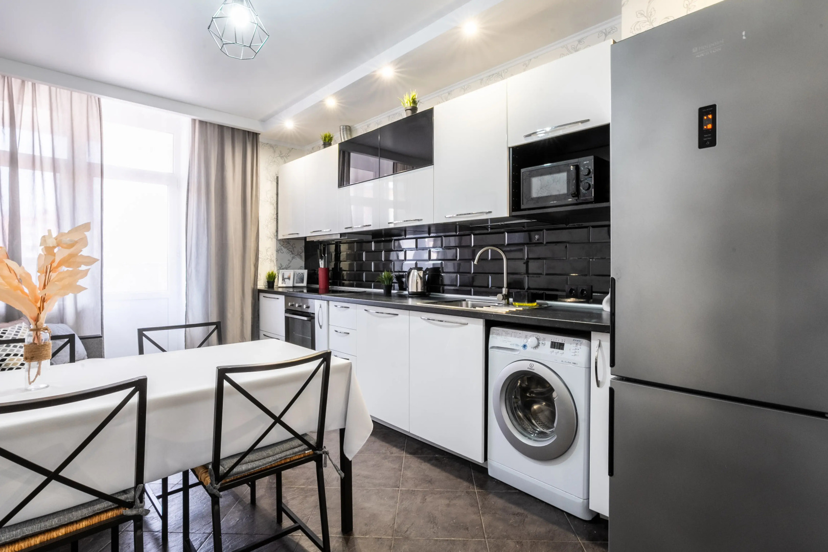 Квартира двухкомнатная Апарт-Отелика в шаговой доступности к парку Галицкого