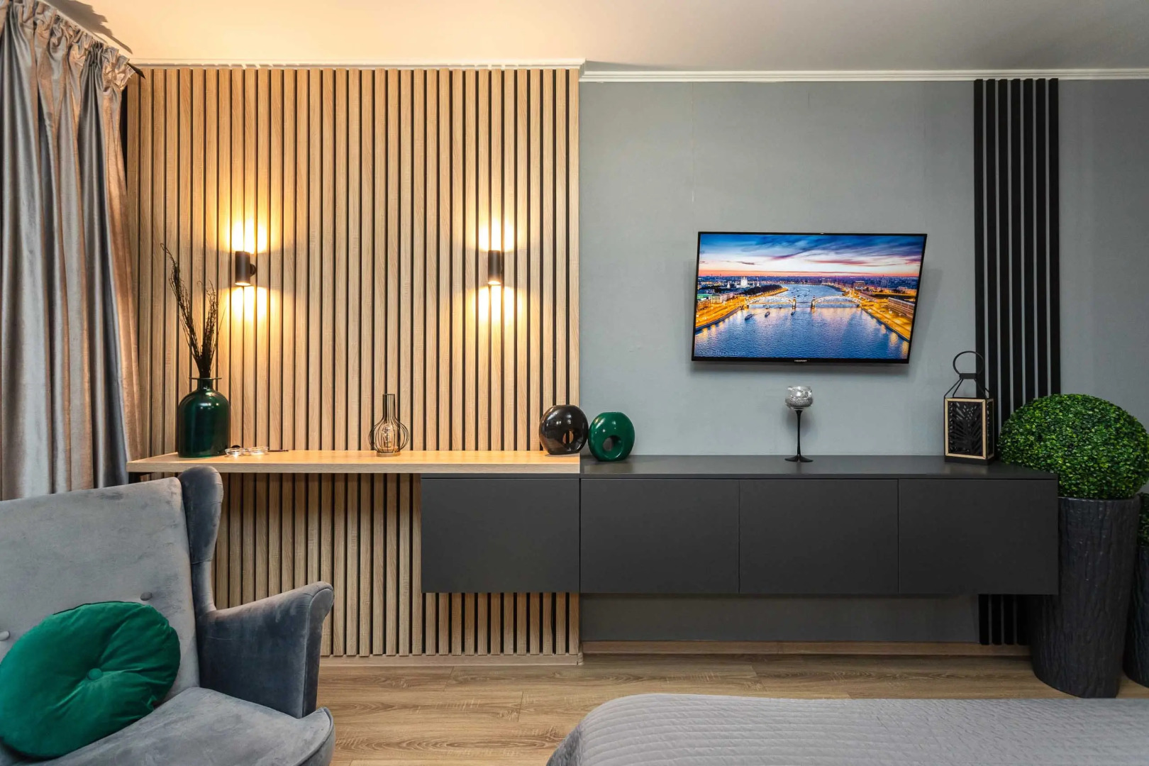 Квартира класса комфорт плюс с видом на реку в центре Рыбной деревни, остров Канта