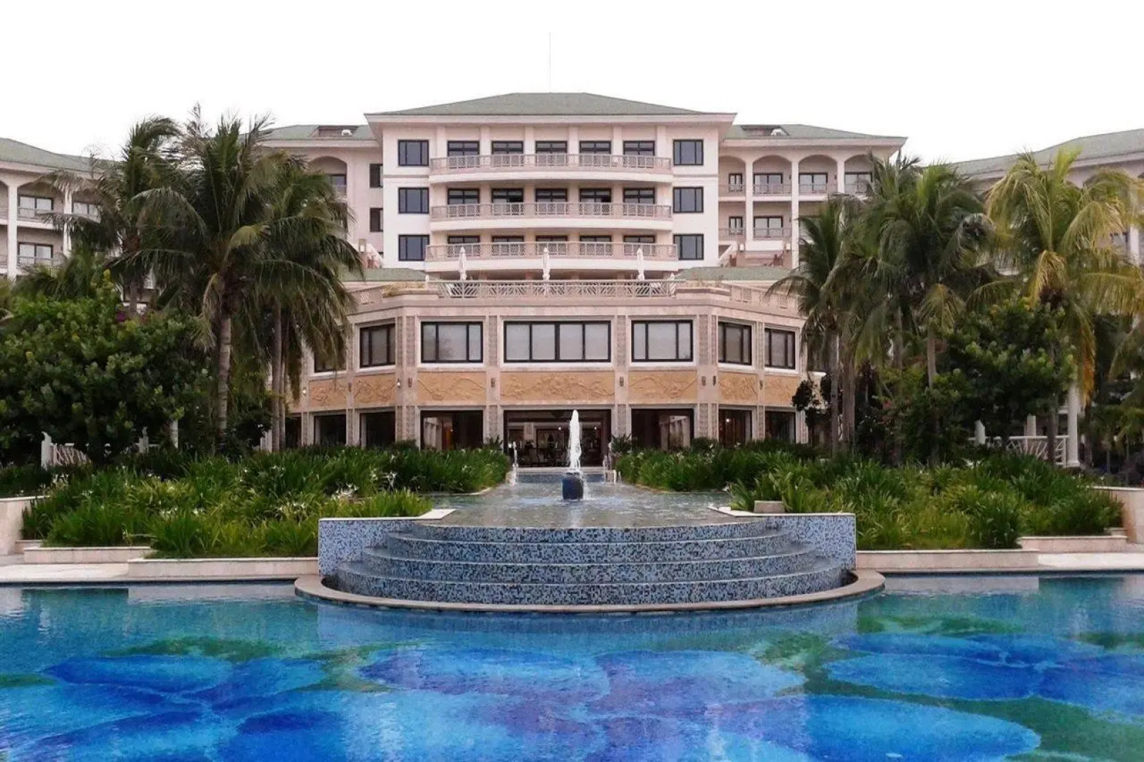 Отель Olalani Resort and Condotel