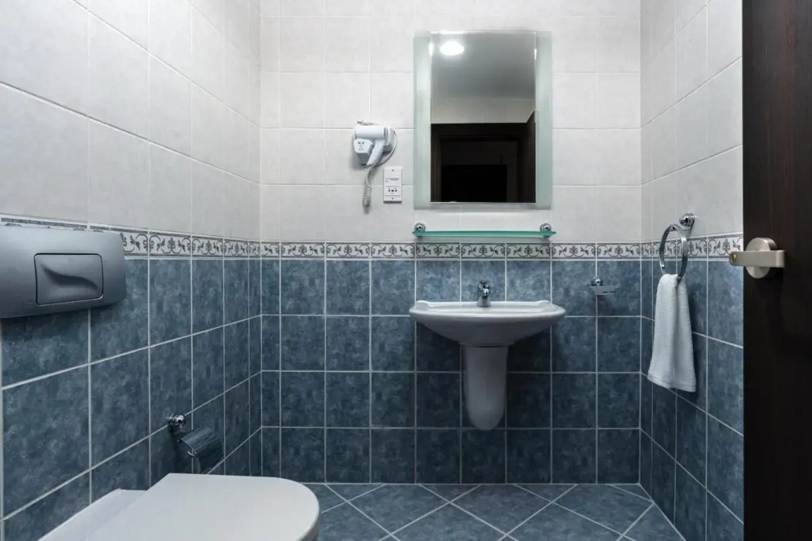 Pyramids Resorts, Charvak