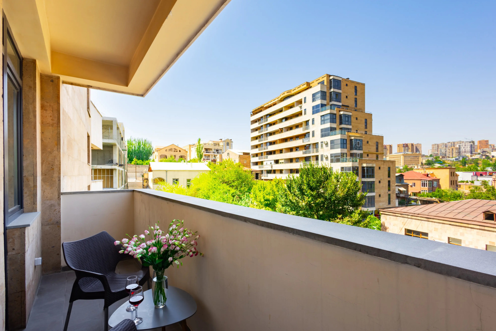 Квартира 2 комнатная на улице Дереник Демирчян DE144