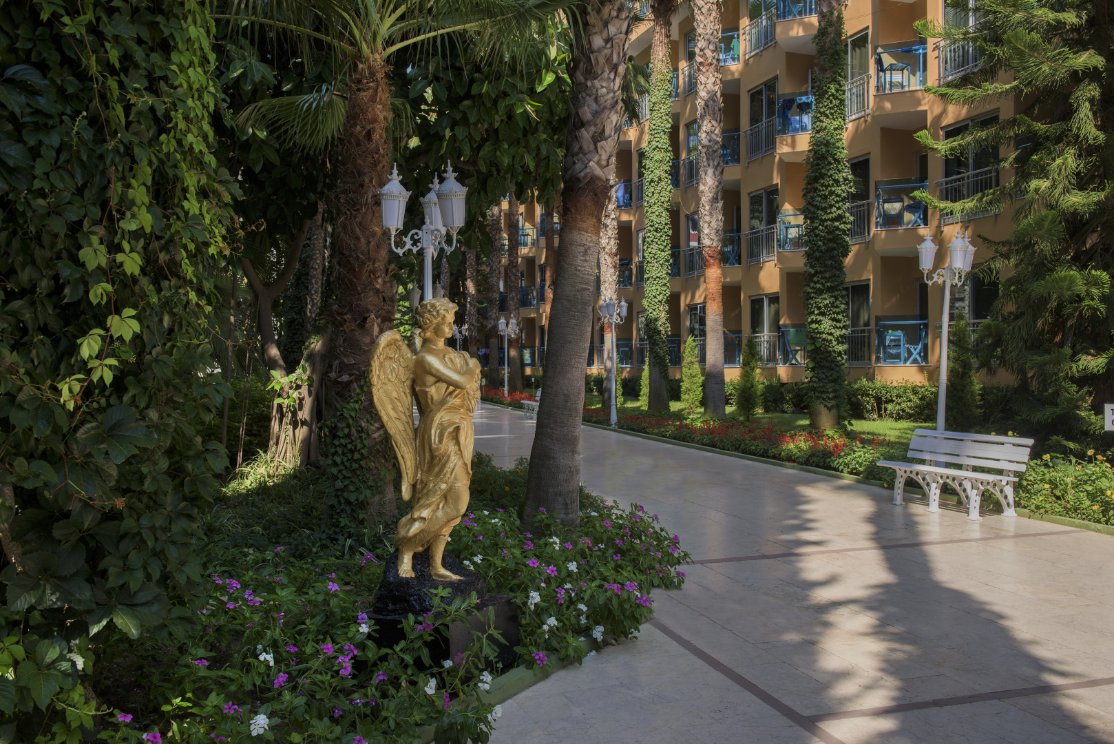 Отель Botanik Hotel & Resort