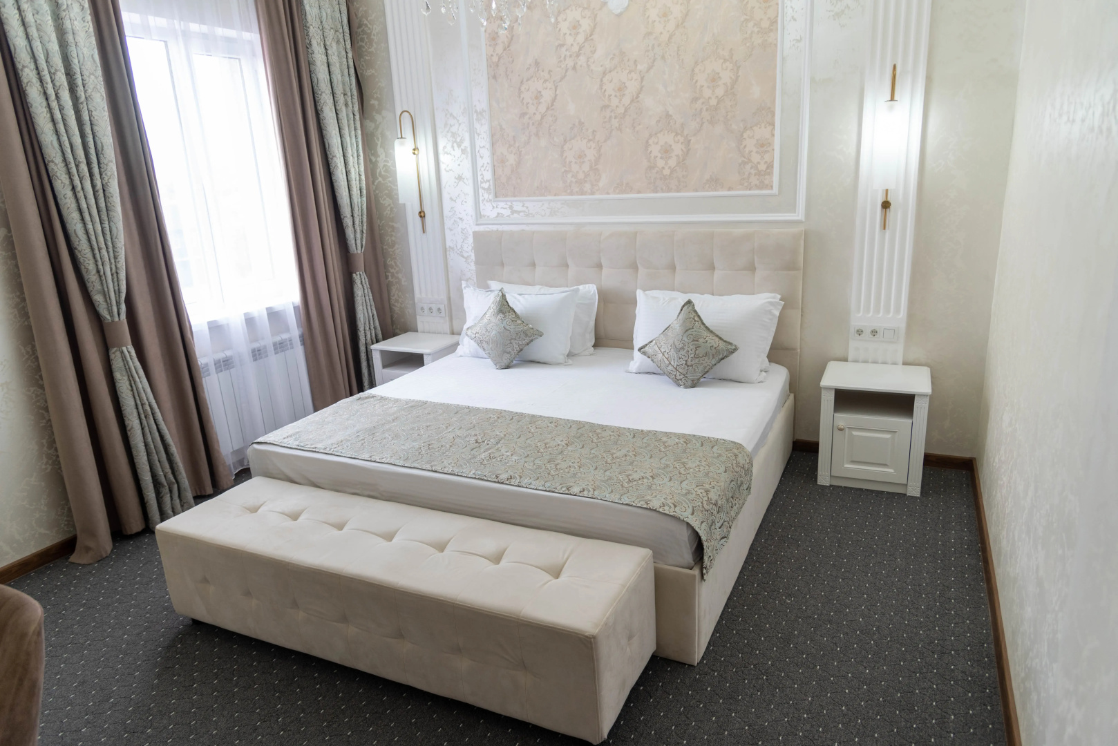 Dora Hotel