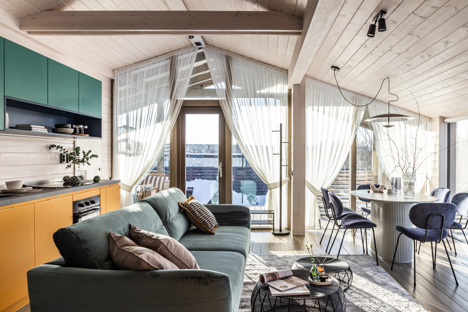 Частный Дом RiverDublDom  с баней и купелью у пруда в Новой Москве