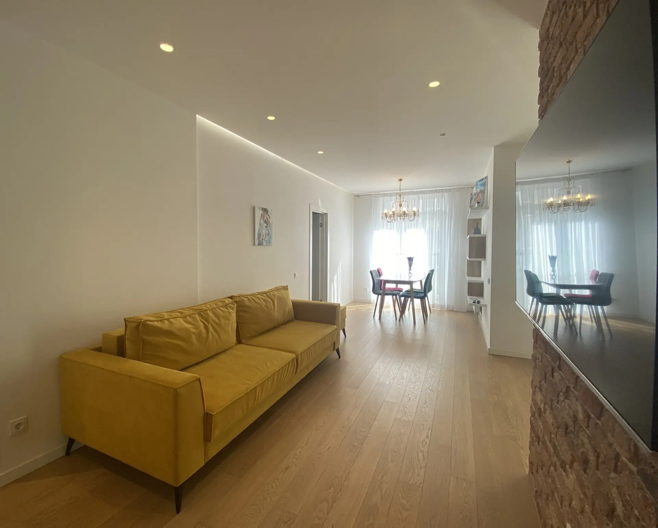 Апартаменты 3-комнатные HomeApart Туровского, 10