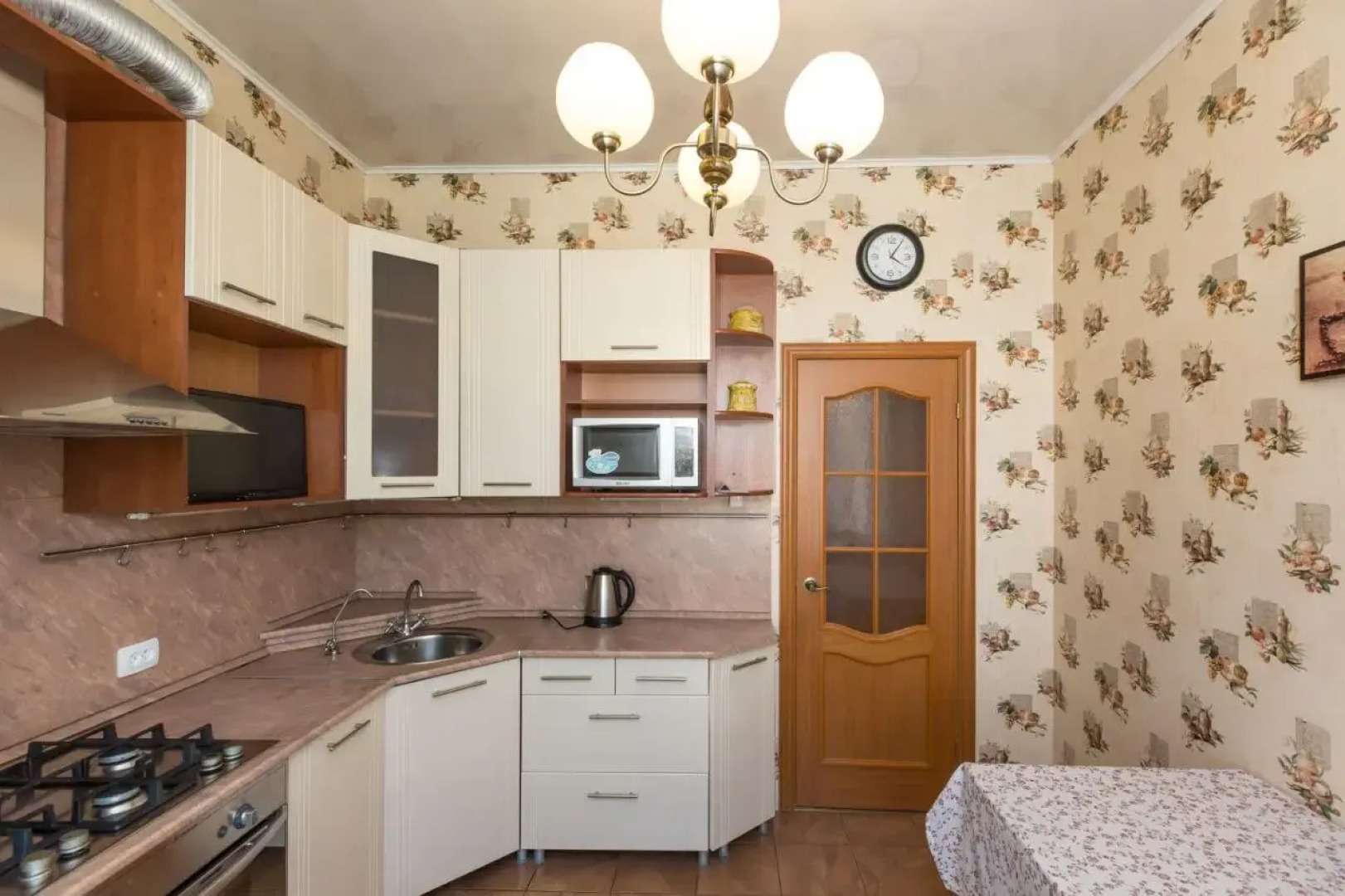 Квартира Типанова 16