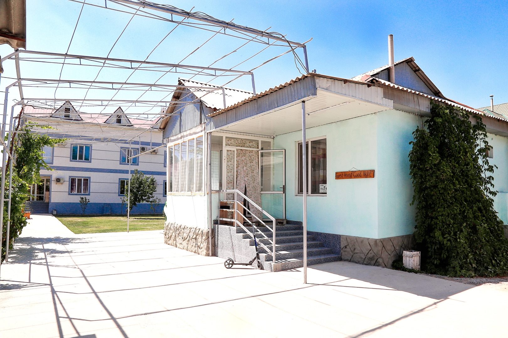 Отель Good Night KG