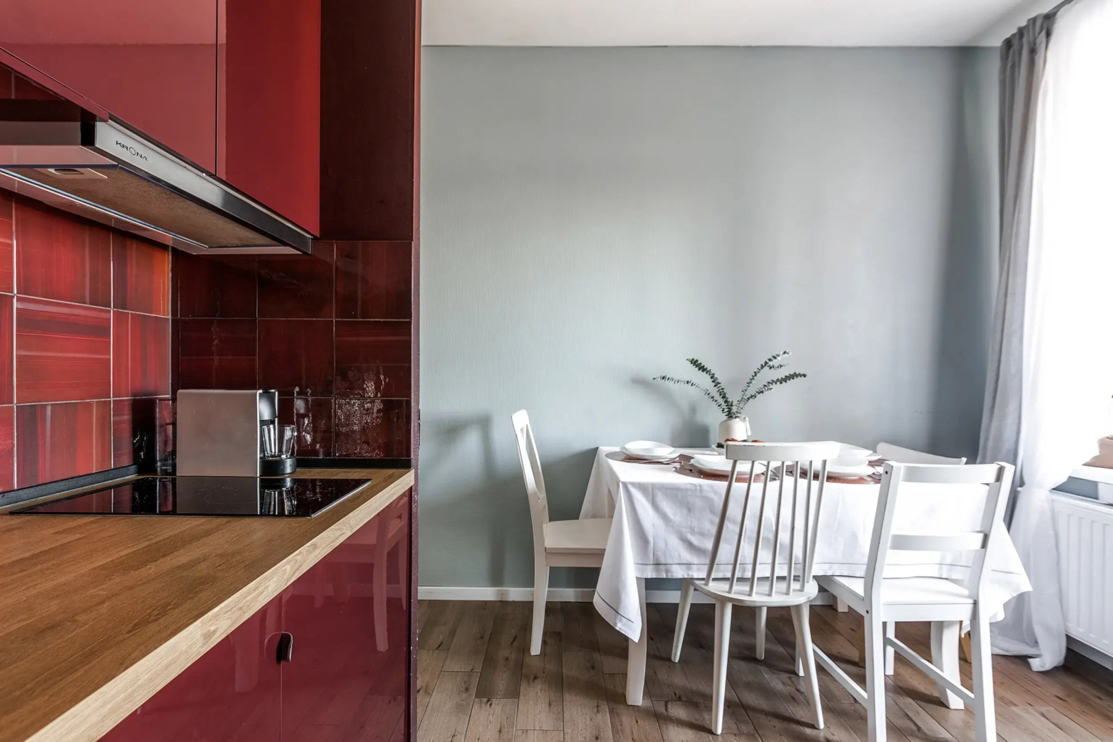 Апартаменты с балконом и красивым видом у метро