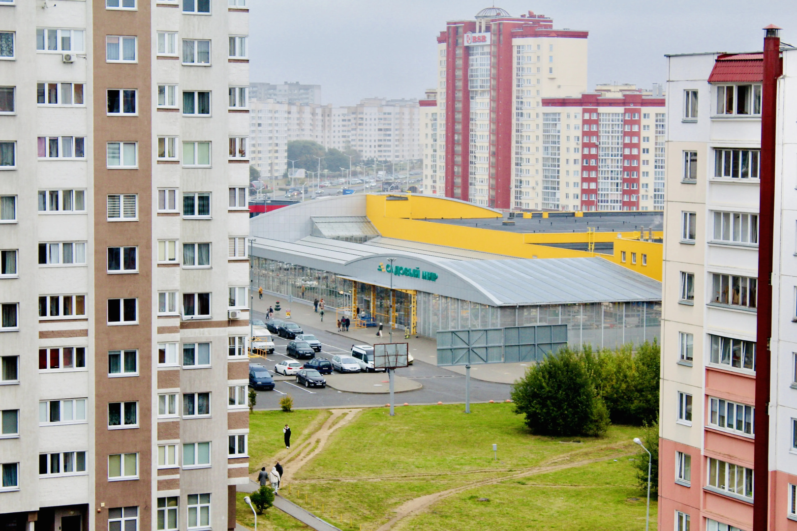 Квартира Просторная 2хкомнатная возле метро