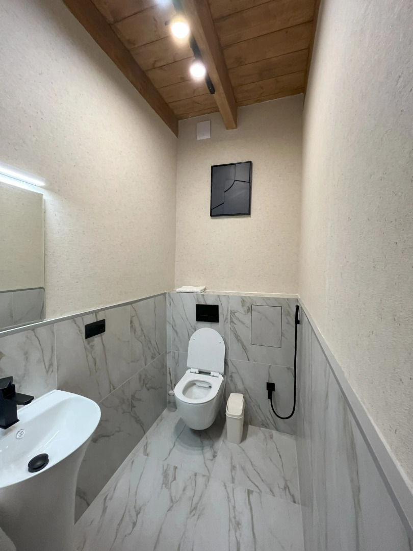 Частный дом Трехкомнатный 145 метров в лесу у пруда