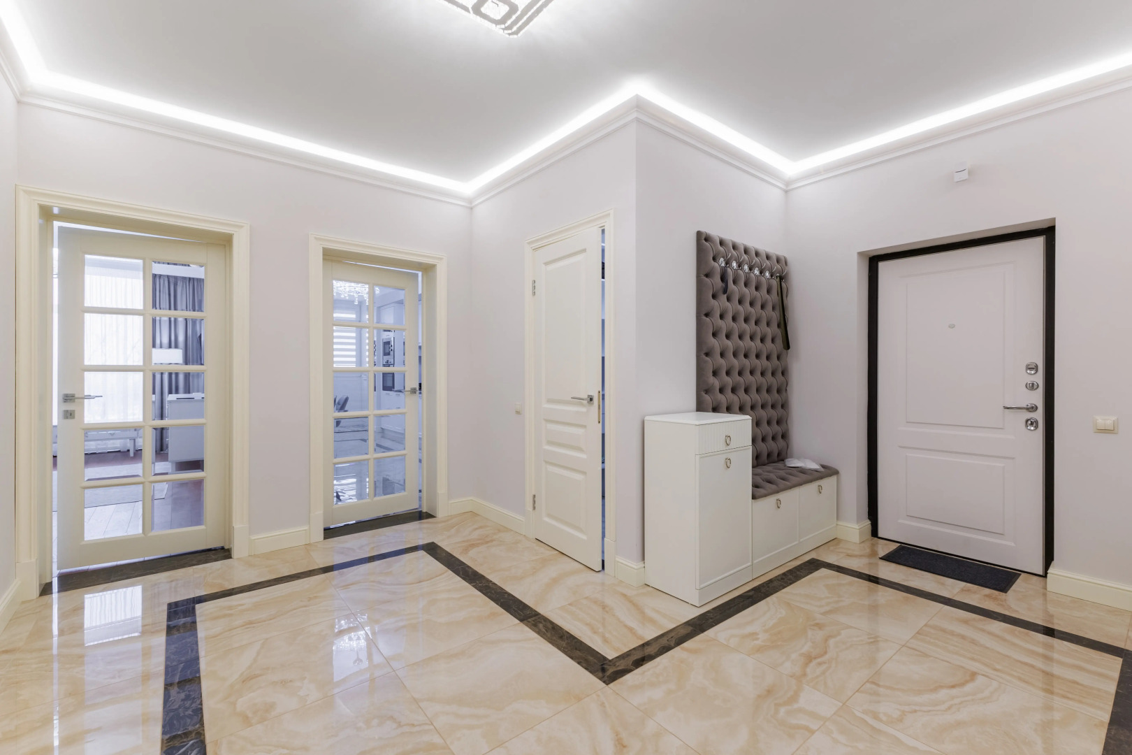 Апартаменты AURA с панорамными окнами и видом на горы