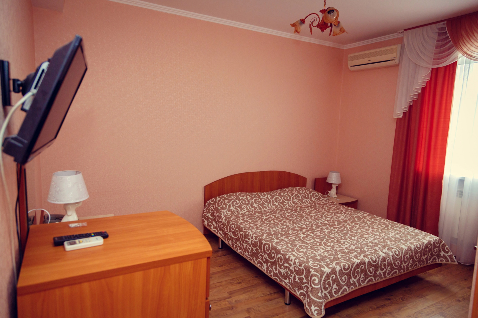 Отель София