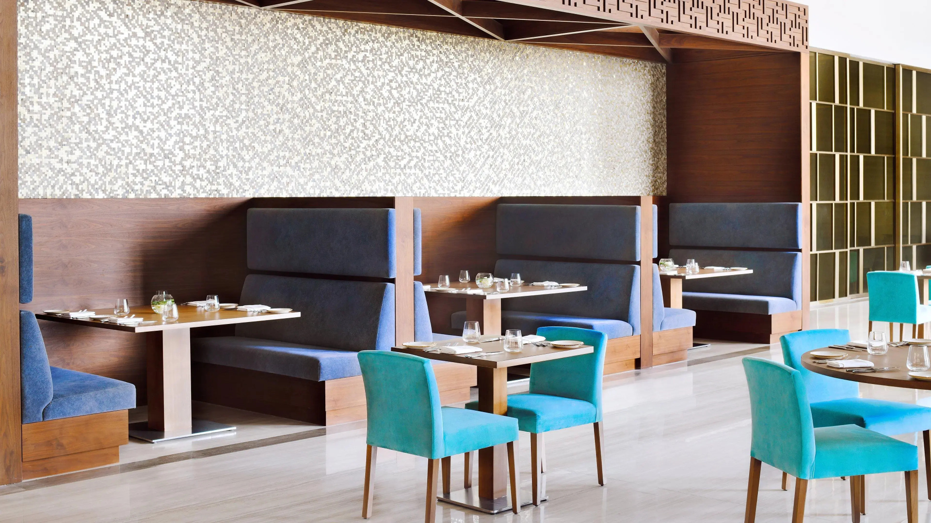 Holiday Inn Dubai al-Maktoum Airport, an IHG Hotel