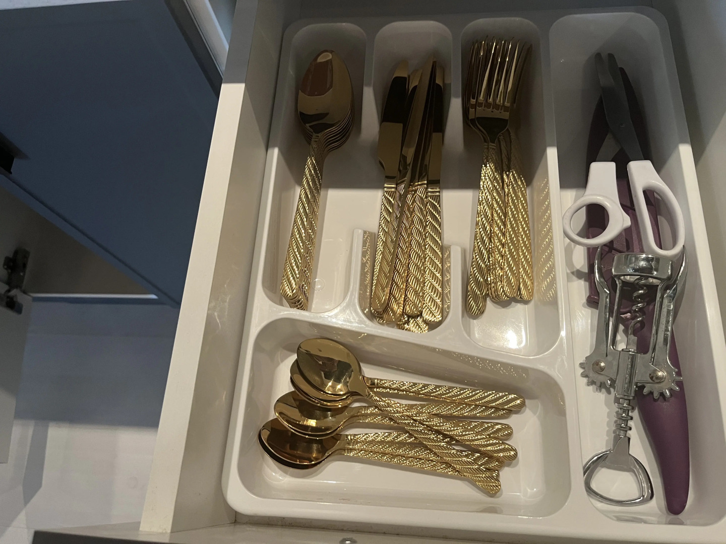 Частный дом с бассейном, сауной и камином