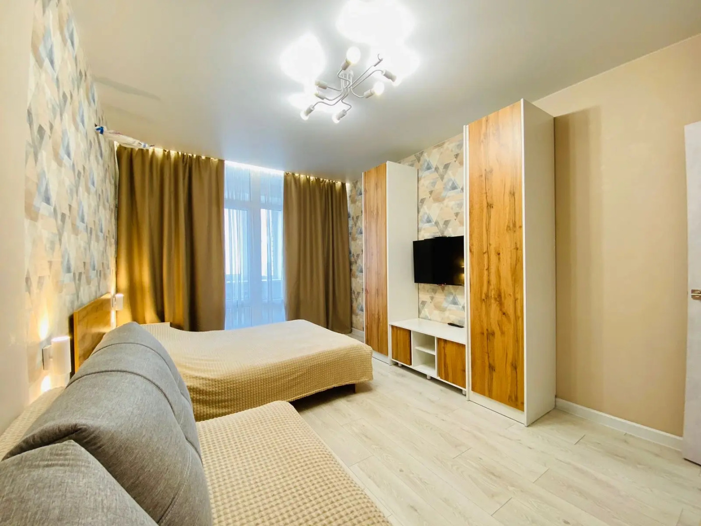 Апартаменты Люкс с Красивым Видом 72/1