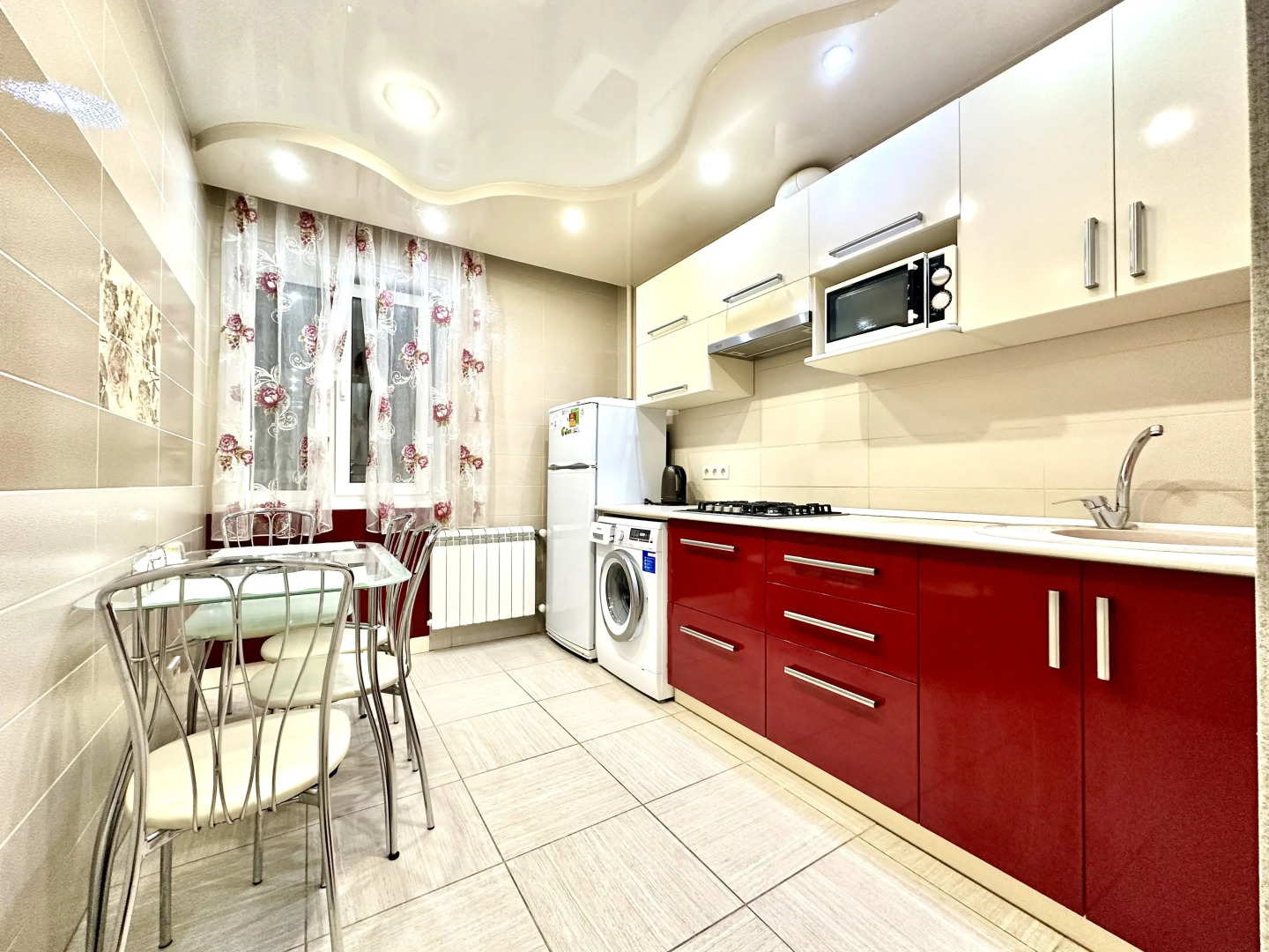 Апартаменты Мира75