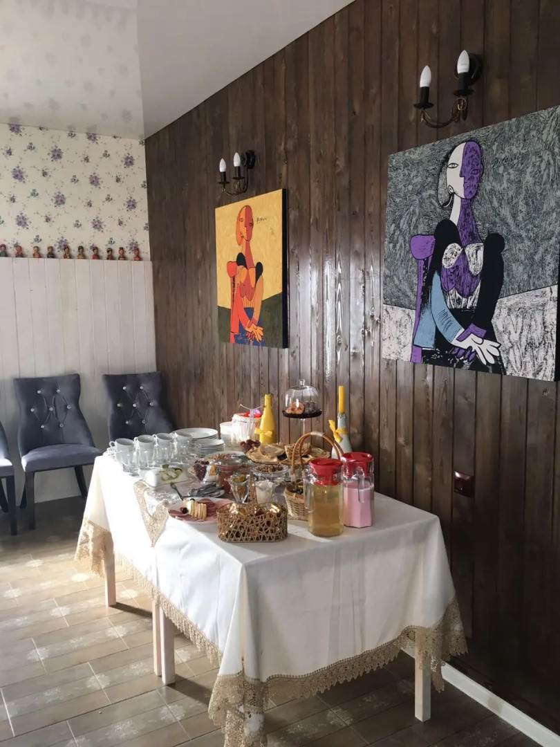 Отель Белый