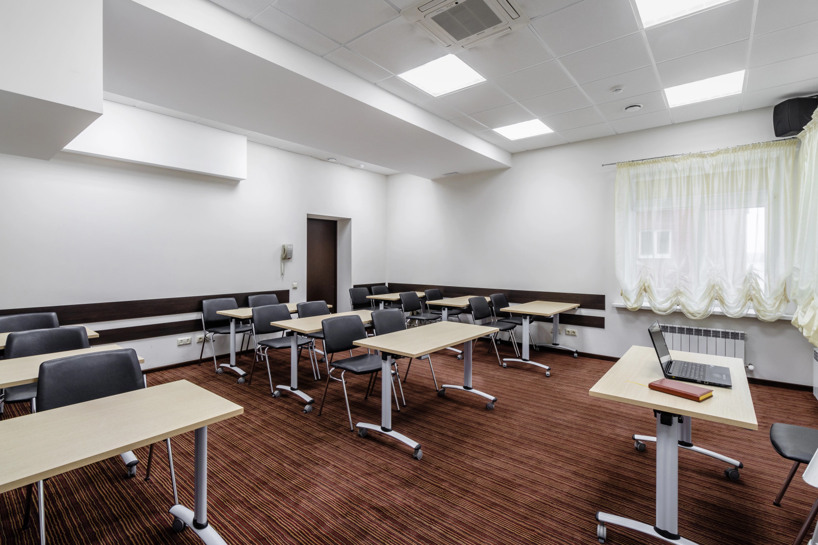 Отель Веструм