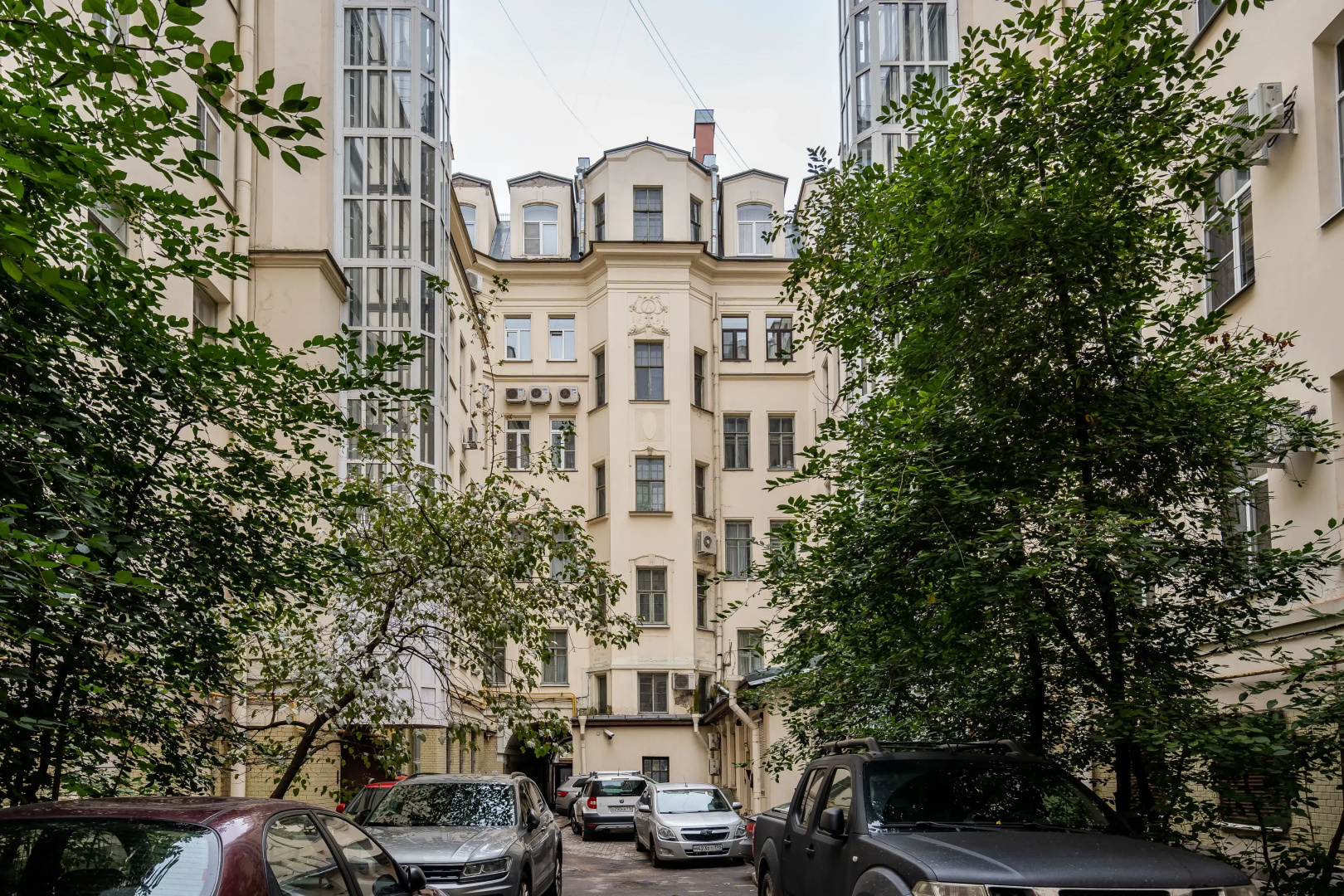 Апартаменты LetYourFlat Sonata
