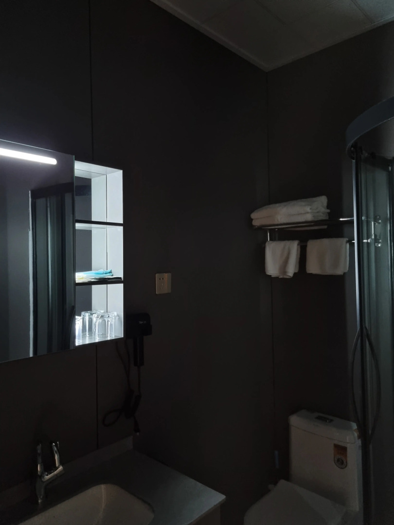 Отель Holiday Hotel