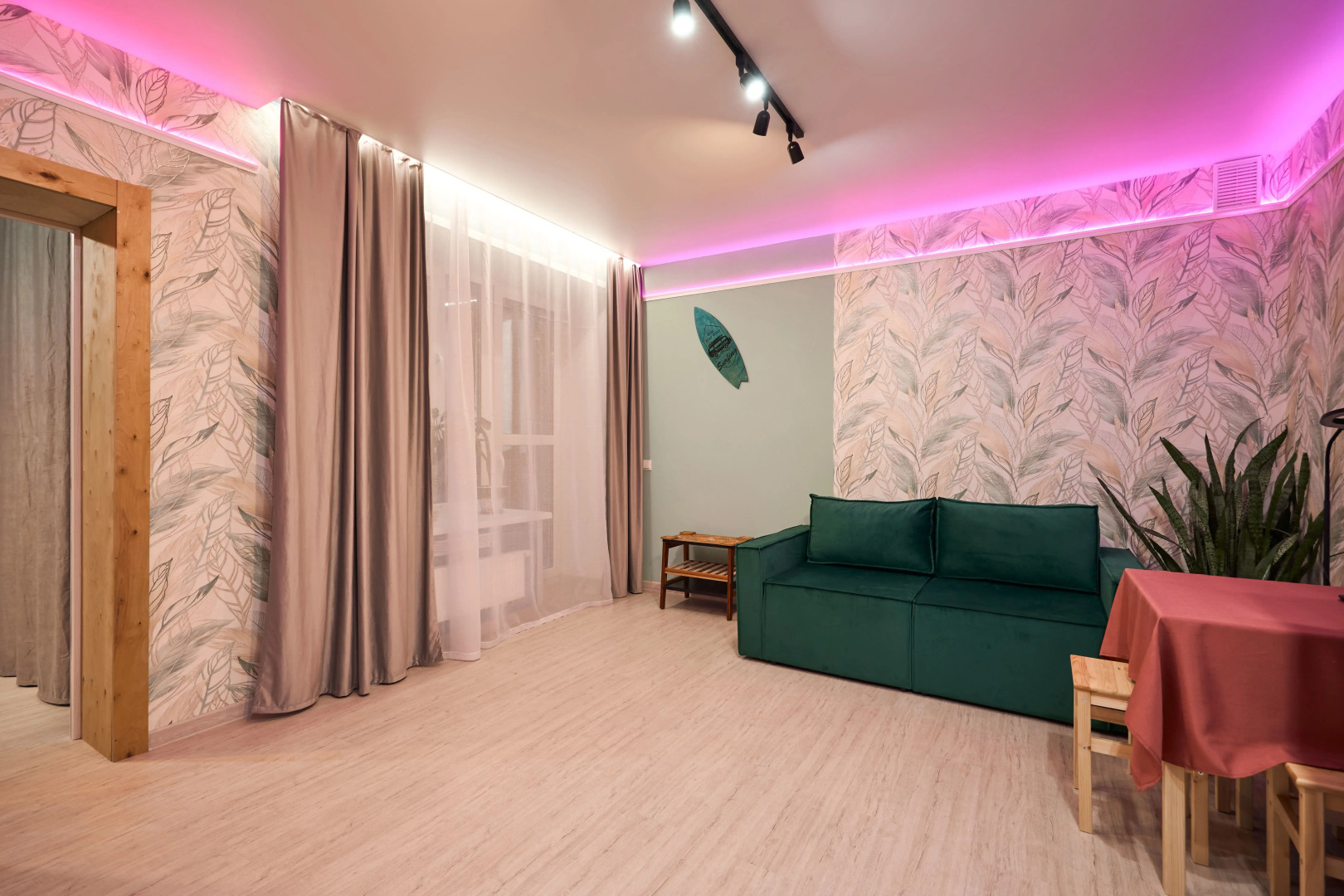 Квартира Зеленая Горка, Подсветка, Веер Молл, Космонавтов