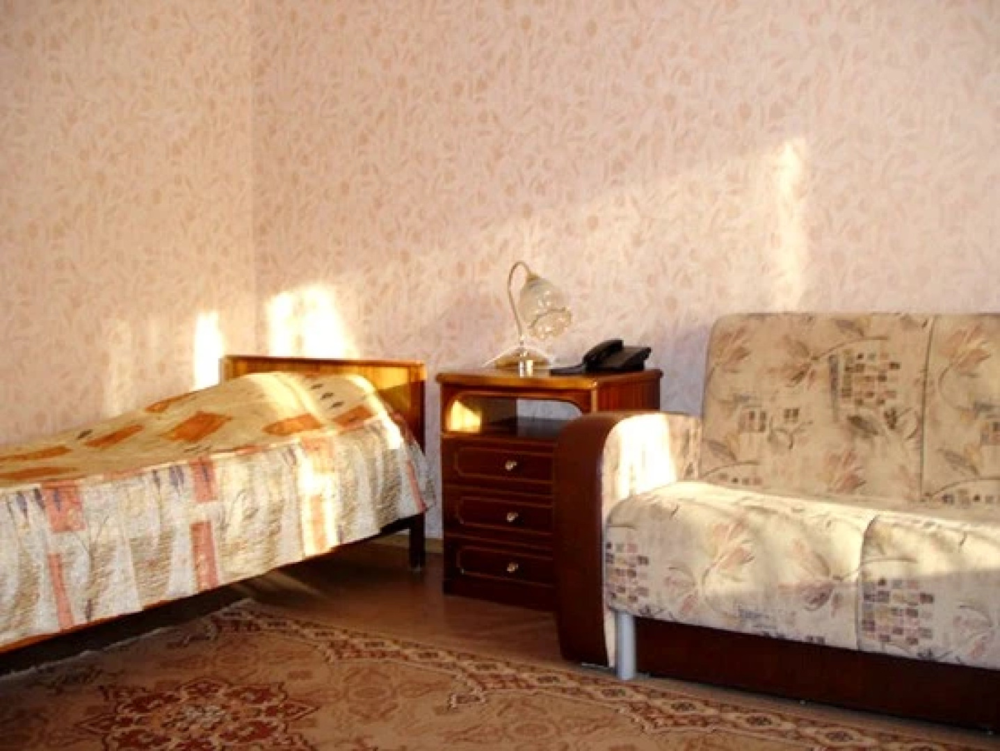 Апартаменты Салют Школьная 4